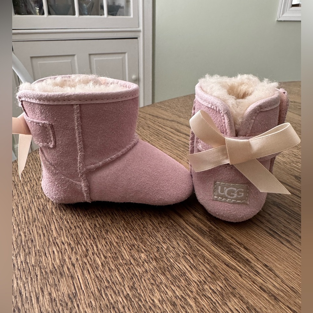Pink bow Baby Uggs🎀